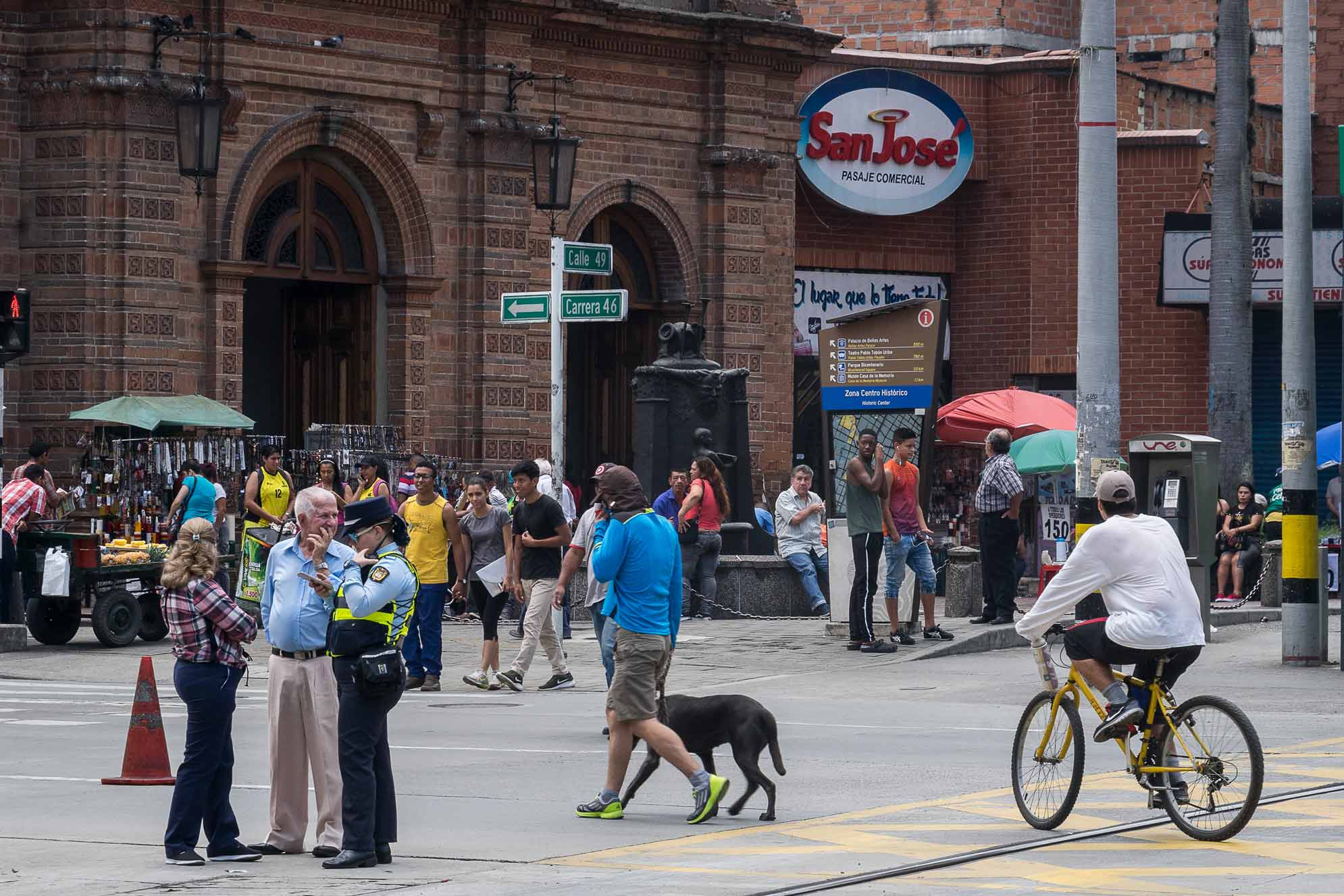 San José, una sala de espera bajo el sol