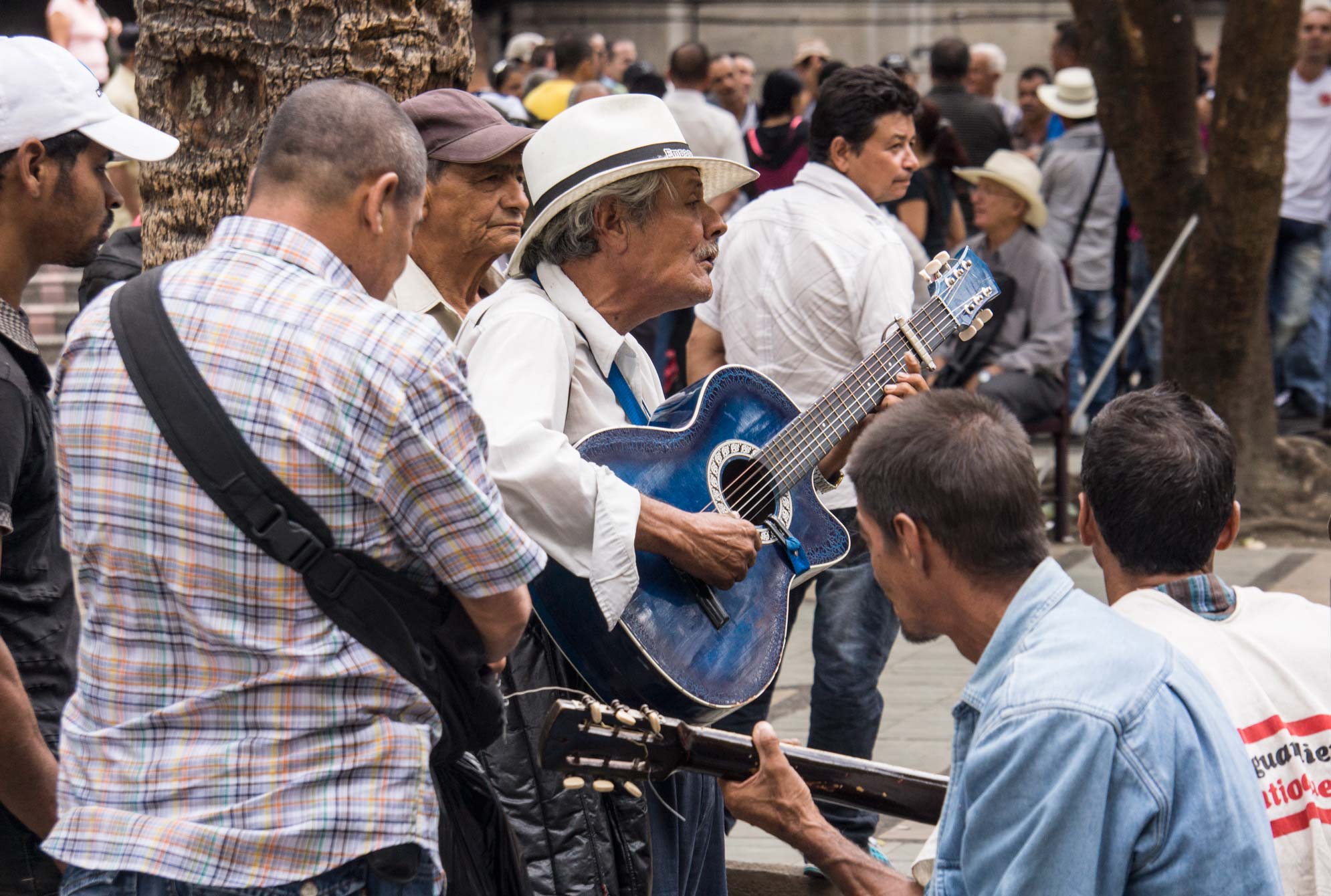 Ciudad vs. Pueblo