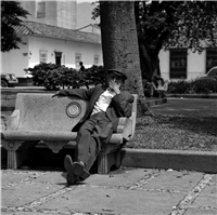 La banca. Proyecto fotográfico de León Francisco Ruiz, 1980.