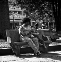 La banca. Proyecto fotográfico de León Francisco Ruiz, 1980.