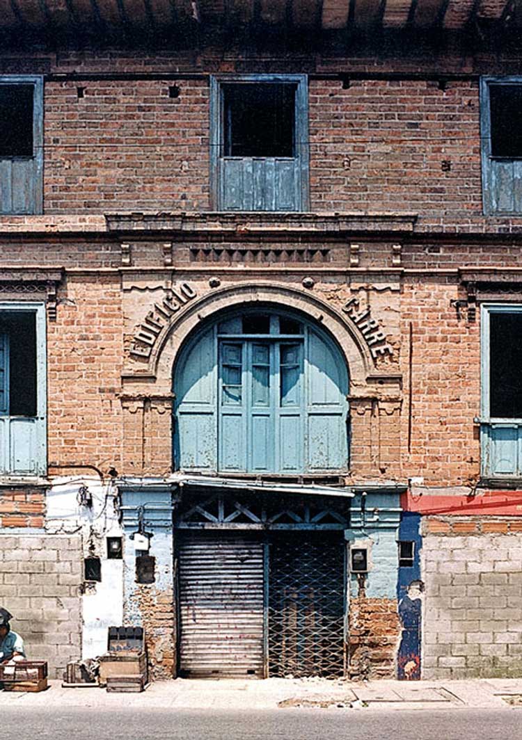 La construcción del Edificio Carré