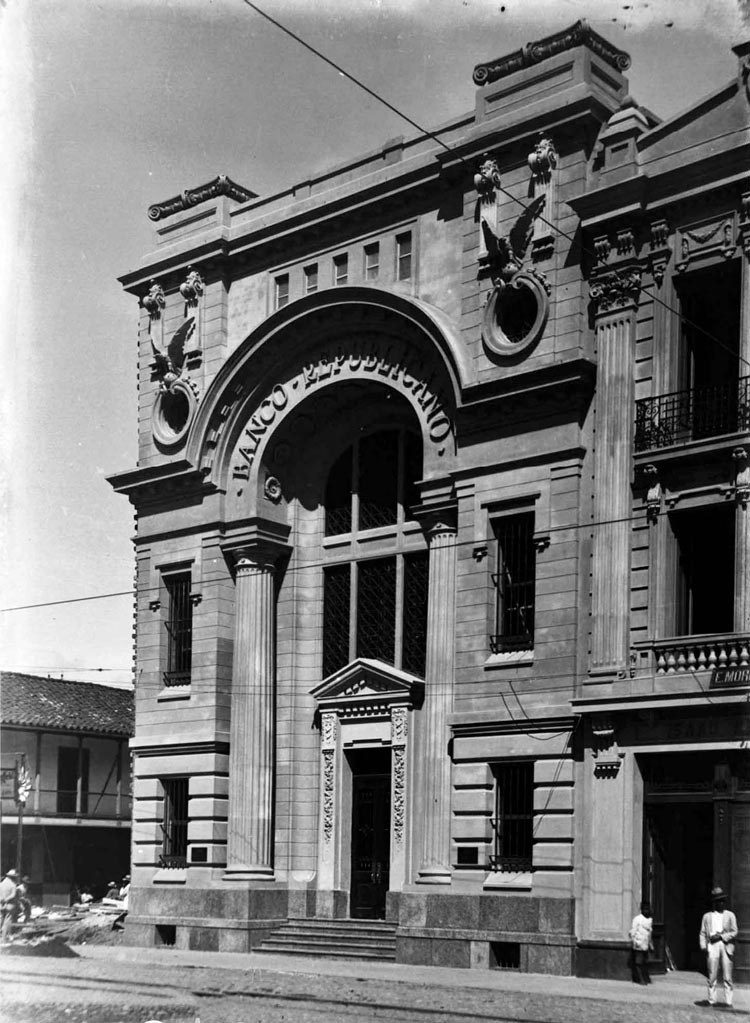 La arquitectura bancaria de Medellín y los edificios de Bancolombia