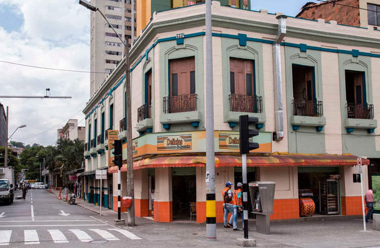 Parada Tranvía Pabellón del Agua EPM